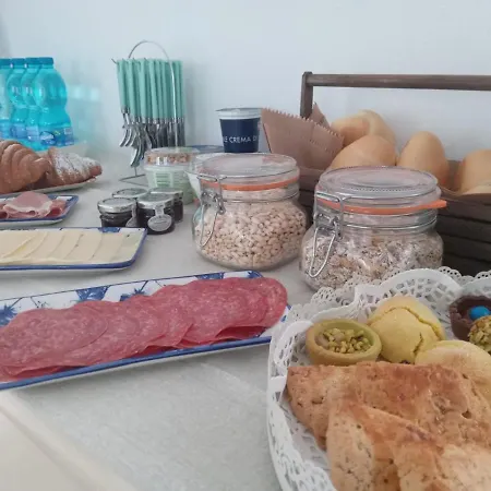 Luchia לינה וארוחת בוקר אורוסיי