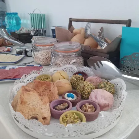 לינה וארוחת בוקר Luchia אורוסיי