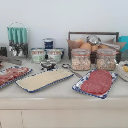 Luchia Bed & Breakfast 3*